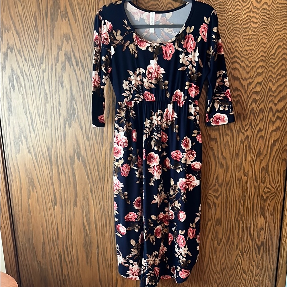 Honeyme Floral Midi Dress - Picture 2 of 8